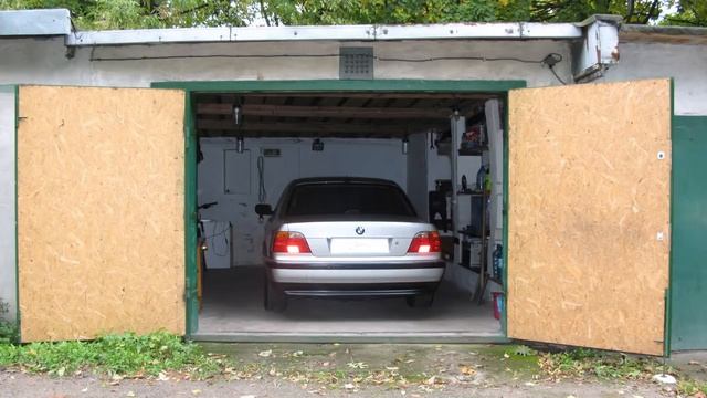 Зачем этому парню пришло в голову приобрести гараж, хотя у него даже не было своей машины смотреть онлайн