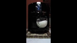 Приготовление Latte в кофемашине KRUPS EA 8200.
