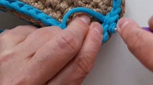 УРОК ПО ВЯЗАНИЮ ВЕРХА ТАПОЧЕК И ПРИШИВА ЕГО К ПОДОШВЕ