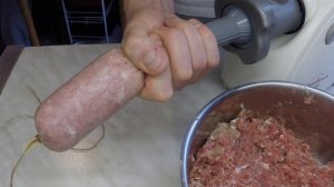 Сыровяленная колбаса из свинины