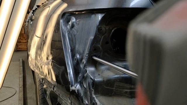 Тойота Камри. Кузовной ремонт. Ремонт заднего крыла. Сильное повреждение. Восстанавливаем. смотреть онлайн