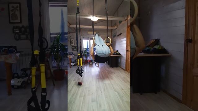 кувырок выход силы на кольцах . кто лучше ? @markbulgakov8995