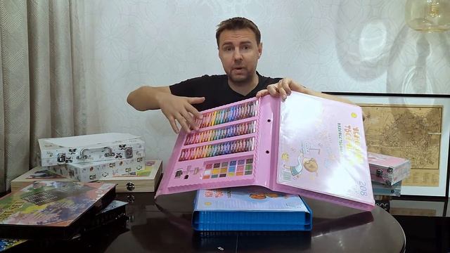 Набор для рисования 208 предметов с мольбертом.ОБЗОР детского набора юного художника в чемоданчике. смотреть онлайн