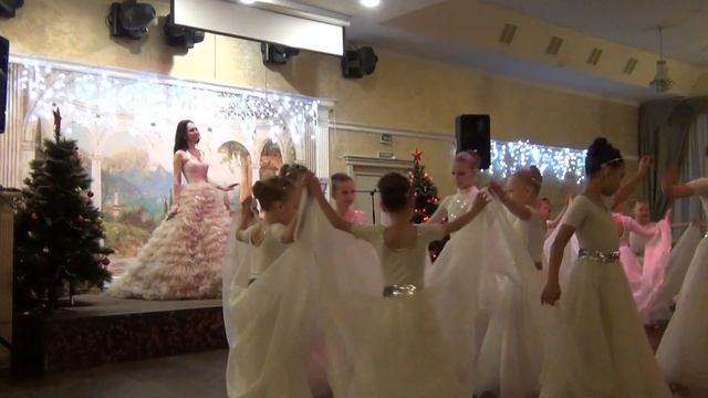 "ВАЛЬС АНАСТАСИИ" - Анна Шибкова и ансамбль "Созвездие" (г. Волжск) смотреть онлайн