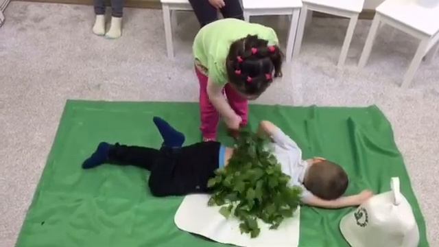 Музыкальное логоритмическое занятие в логопедическом центре "Lalio" смотреть онлайн