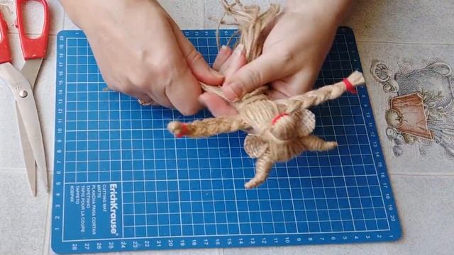 Как сделать символ 2021года быка из джута. Сладкая парочка получилась. DIY/рукоделие. смотреть онлайн