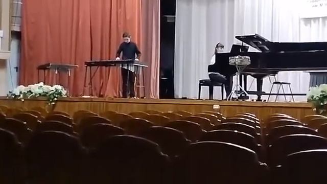 Leo Russotto. Concertino Classico, mov. II&III смотреть онлайн