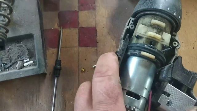 Ремонт шуруповерта Интерскол,трещит,проскакивает  редуктор.