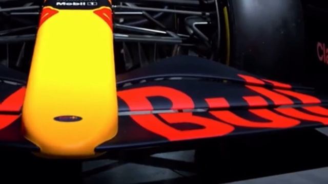 Oracle Red Bull Racing presenta su defensa definitiva al Titulo Mundial RB18 смотреть онлайн
