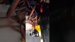 Почему в VW T4 из центральных воздуховодов дует холодным воздухом