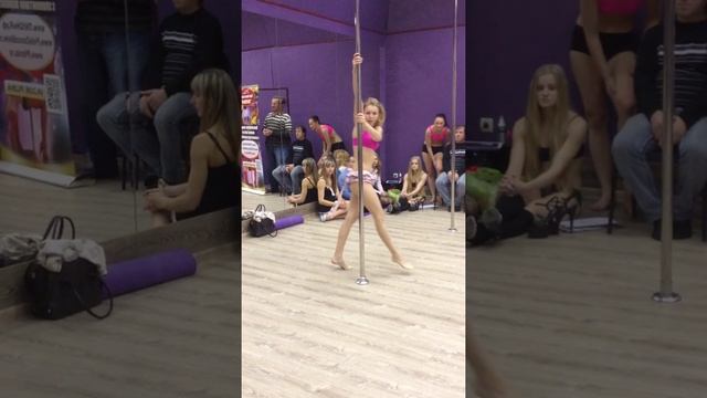 Открытие новой школы "ПИЛОНиЯ" Арбат выступление Ковальской Розалии смотреть онлайн