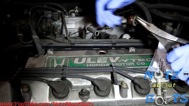 1998-2002 Honda Accord PCV valve remove and install смотреть онлайн