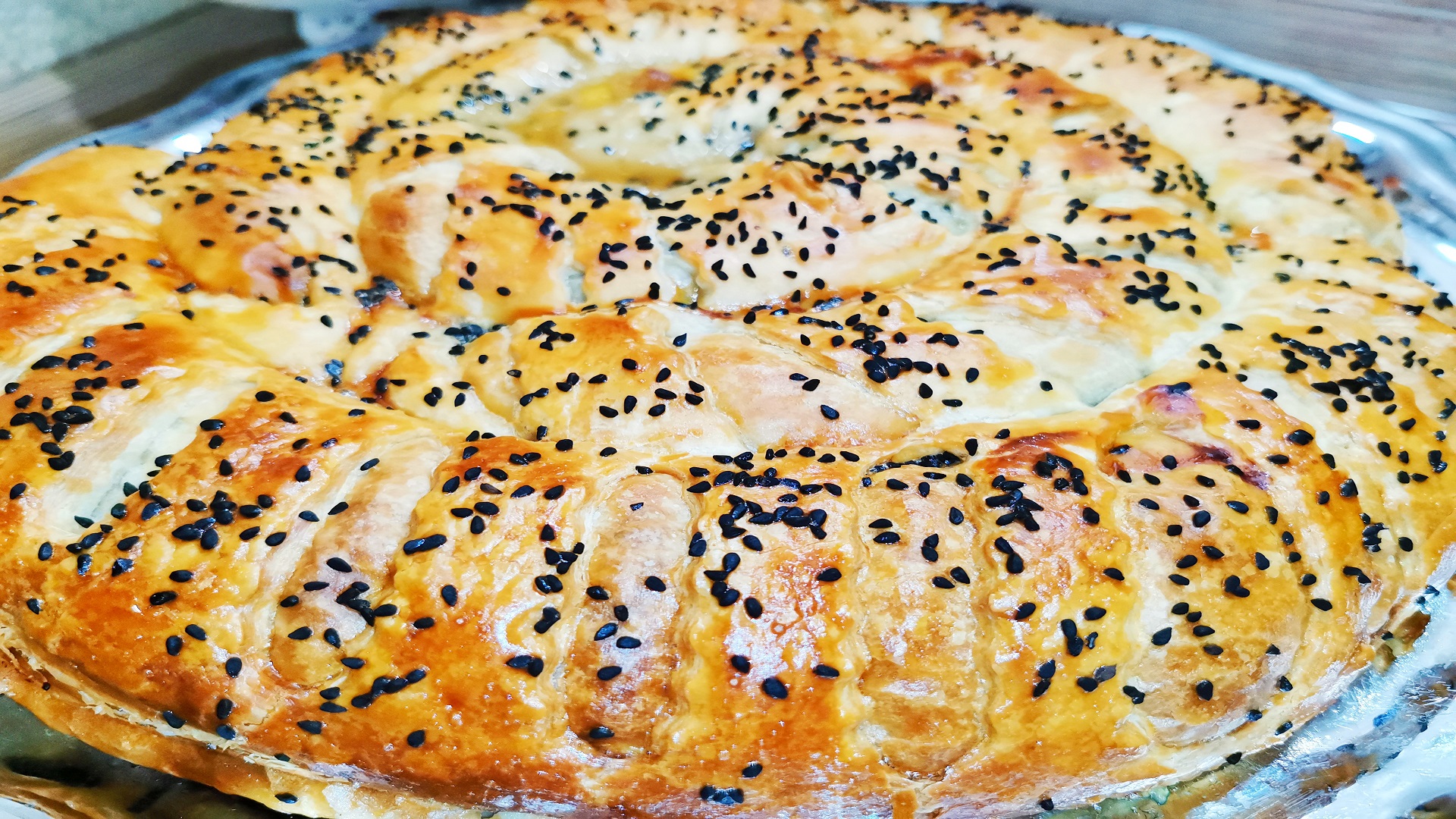 Если у вас есть НЕСКОЛЬКО МИНУТ, сделайте этот пирог! КРАСИВО И ОЧЕНЬ ЛЕГКО!МЯСНОЙ ПИРОГ (УЛИТКА). смотреть онлайн