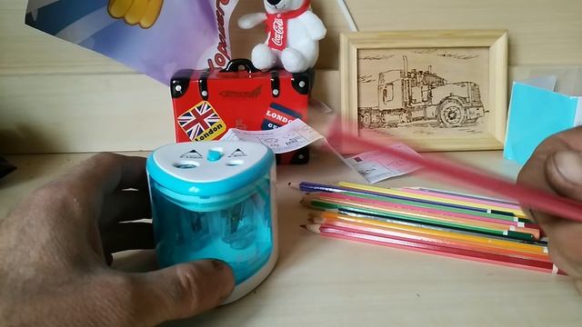 Очень классная и качественная электрическая точилка карандашей. смотреть онлайн