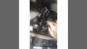 замена тормозной жидкости в системе сцепления и тормоза на Лада нива