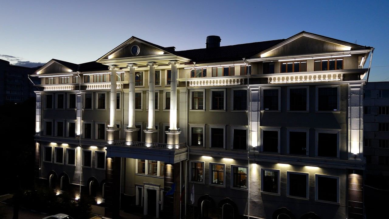 Дрон Amur.life взмыл над вечерним Благовещенском, чтобы снять прошлое и настоящее школы № 5 смотреть онлайн