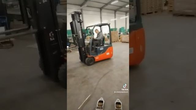 робота в Польщі смотреть онлайн