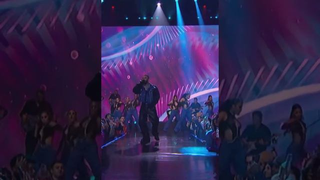 La Bachata - Manuel Turizo - [en vivo🔴] - TikTok Awards 2023 смотреть онлайн