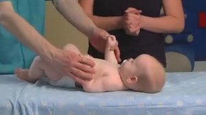 Когда ребенок начинает сидеть?