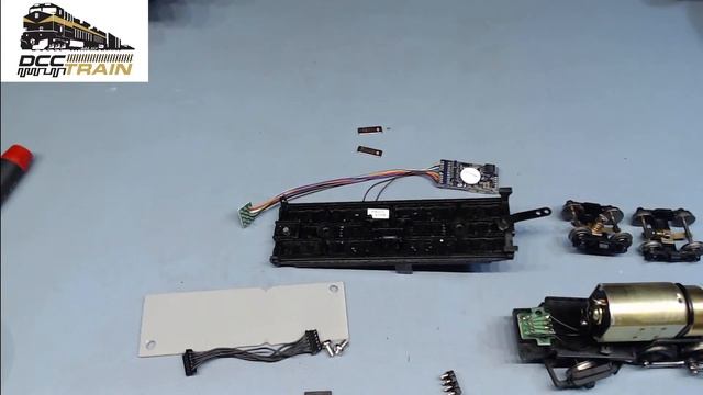 Инсталляция звукового декодера BLI J4 паровоз типоразмер H0 часть 2 смотреть онлайн