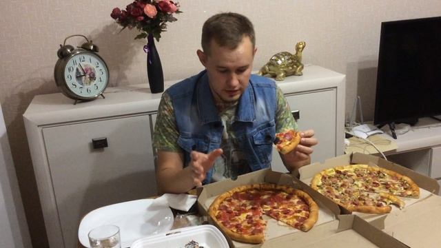 #7 Обзор вкусной пиццы от Family Pizza смотреть онлайн