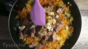 Перловка с тушенкой на сковороде