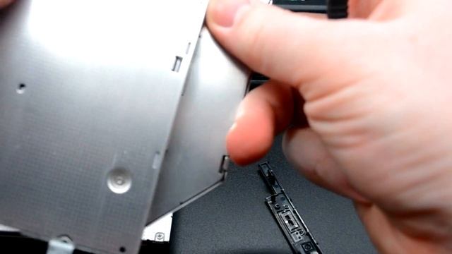 Модернизация ноутбука Toshiba Satellite A200-23U. S01E04. Optibay Espada IS12+HDD и тесты!) смотреть онлайн