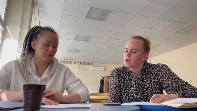Уход за афрокосами. Урок литовского. Брейдер учит литовский. смотреть онлайн