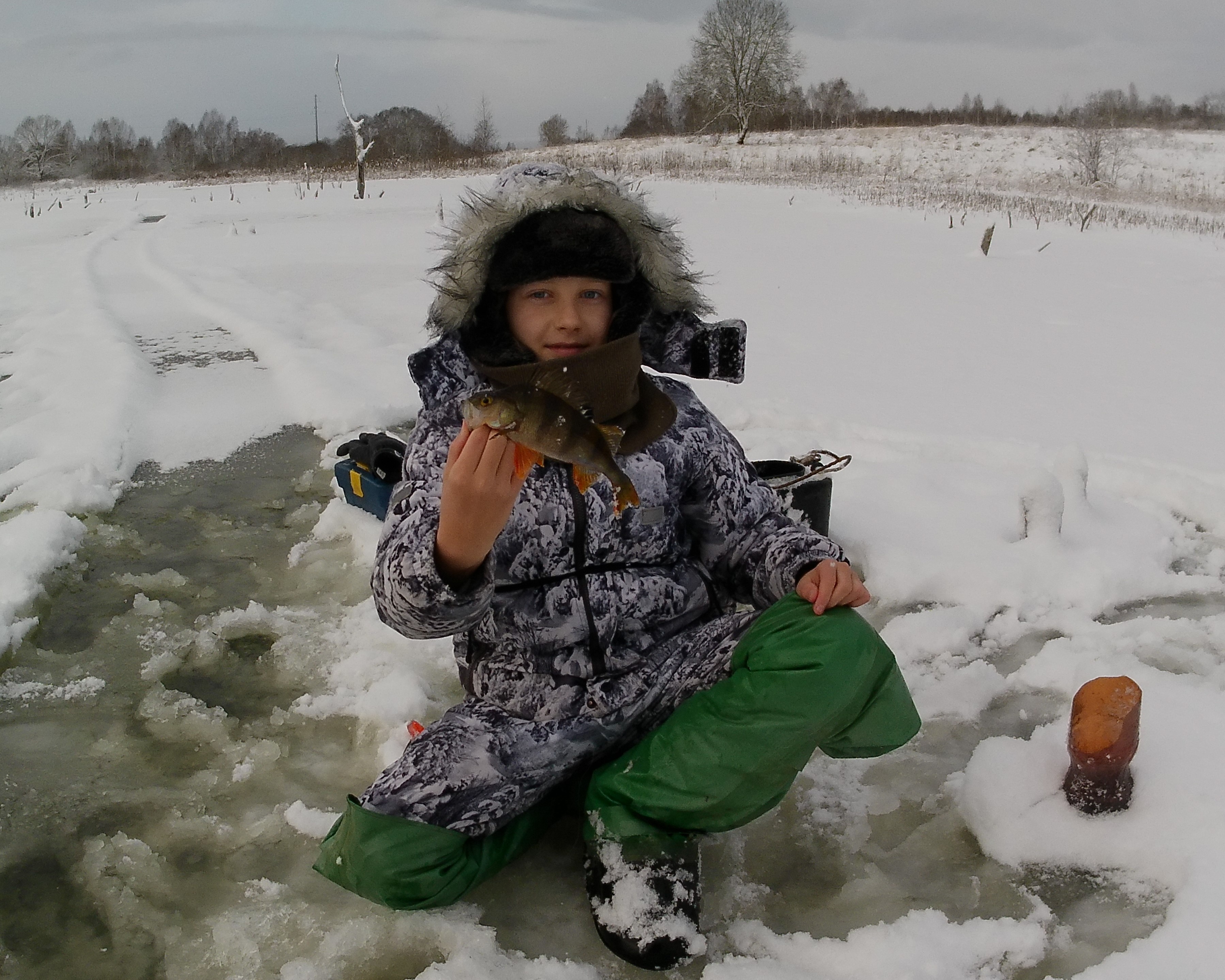 Первый лёд (5) - рыбачим с сыном!