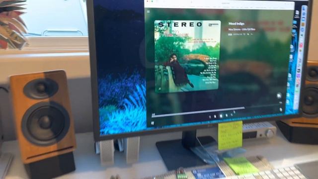 Pi2Design Mercury (V1) running Volumio and playing DSD (over DoP) via I2S to Holo Spring DAC. смотреть онлайн