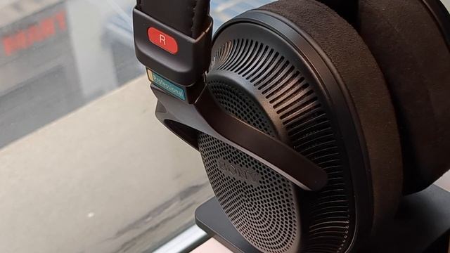Sony MDR-MV1 Review - Best Headphone for Mixing Under $500? смотреть онлайн