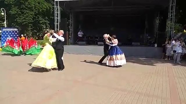 Выступление на празднике танца в парке им. Горького 25 июня 2022. Полное видео танца смотреть онлайн