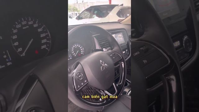 Mitsubishi Outlander 2.4 CVT Premium 2019 смотреть онлайн