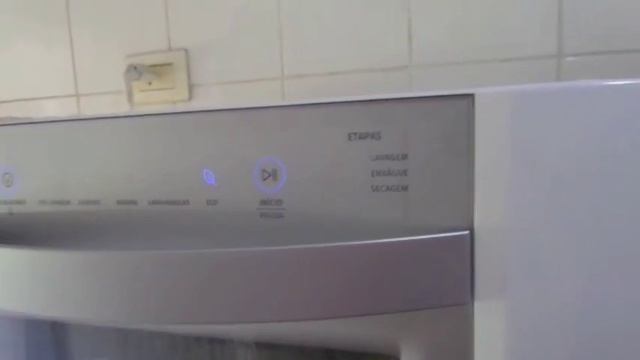 Lava-Louça Electrolux LE06A - Blue Touch Branco смотреть онлайн