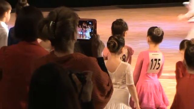 награждение 1 место Лиза и Ваня "весенний вальс 2015" смотреть онлайн