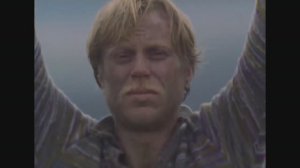 Кадры из фильма "Свой среди чужих, чужой среди своих"