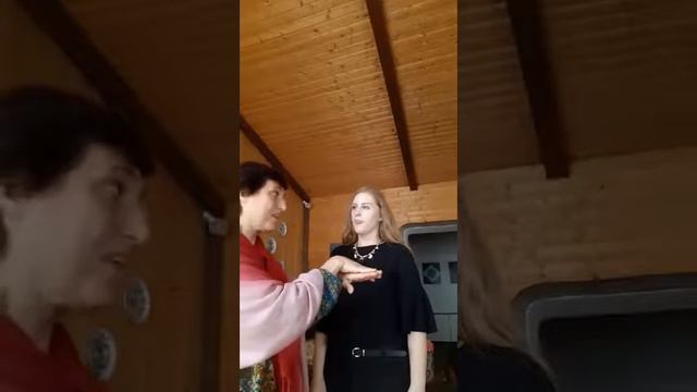 Organizing the space during the inhalation | Singing Lesson with Capucine Chiaudani смотреть онлайн