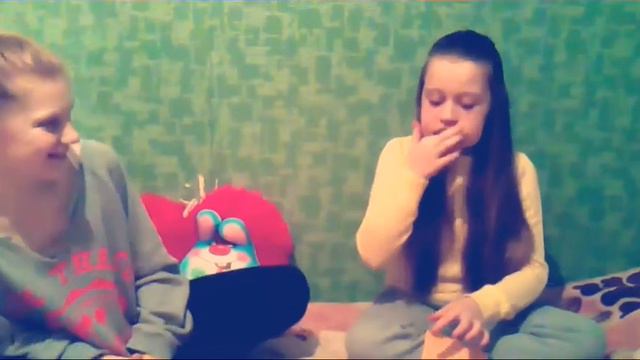 Пухлый кролик :-) :-) едим какашки! смотреть онлайн