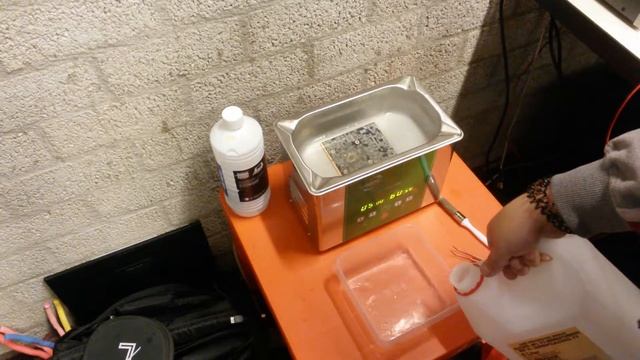 Ultrasonic Cleaning of Mac Video Card with AMD 216 0811000 AGP Procesor смотреть онлайн