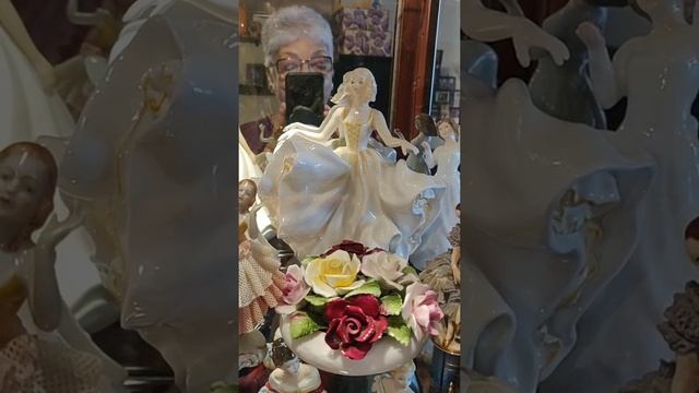 Поиски сокровищ. Вся моя коллекция фарфоровых статуэток.  Где стоит  моя коллекция. 66