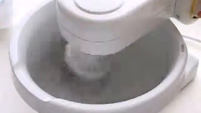 Máy trộn bột Bosch MUM4655 смотреть онлайн