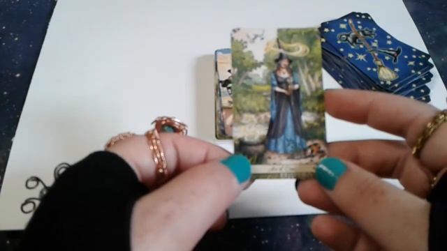 Unboxing Everyday Witch Tarot Mini смотреть онлайн