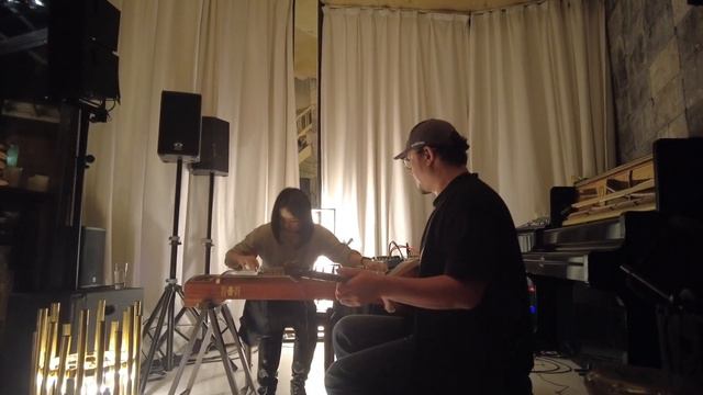 Yu Miao and Kazak Friends смотреть онлайн