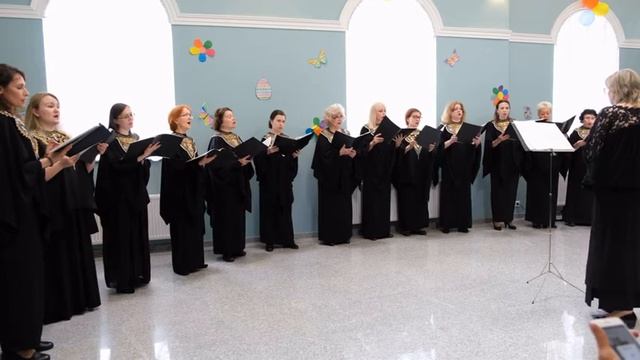 Хор "Реликвия" Тучи в голубом Муз. А. Журбина, Сл. В. Аксенова и П. Синявского смотреть онлайн