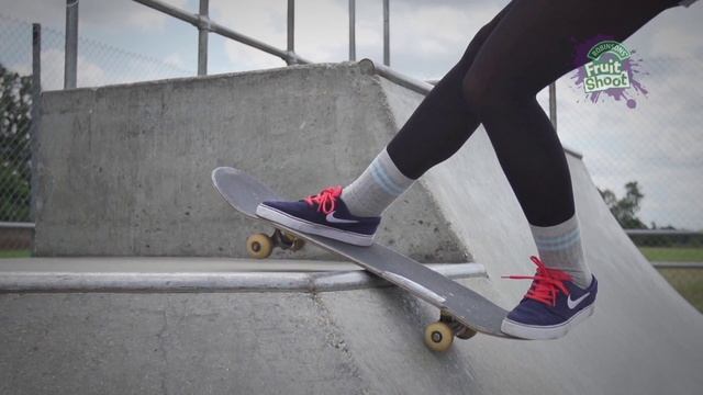 Stefani Five-O - How to: Frontside Rock & Roll - Fruit Shoot Skills смотреть онлайн