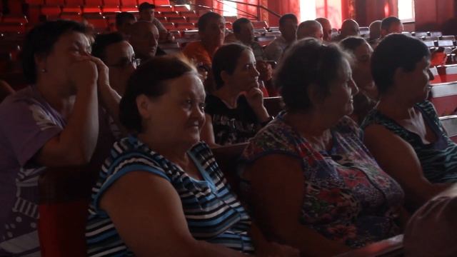 Сход села в Новоселовке смотреть онлайн