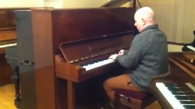 Reid Sohn SU-131 Polyester Mahogany Upright Piano Demonstrated By Sherwood Phoenix Pianos смотреть онлайн