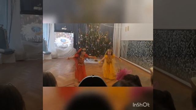 Дети танцуют индийский танец в детском саду. Джимми ача смотреть онлайн