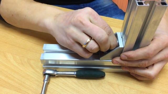 Арт. 1036 Угловой соединитель 45х45