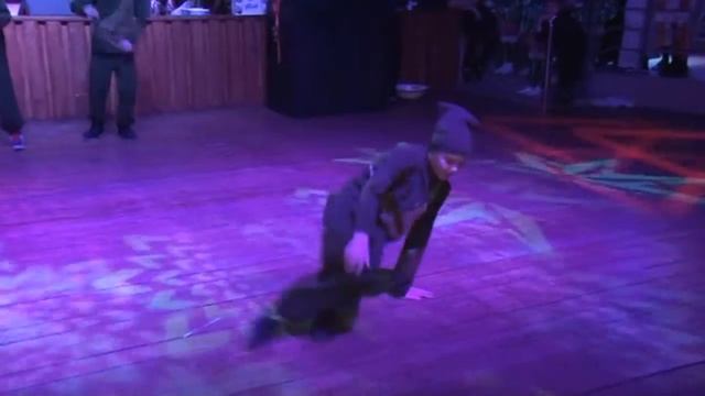 Студия танцев PRO движение, тренер Моисеенко Максим смотреть онлайн